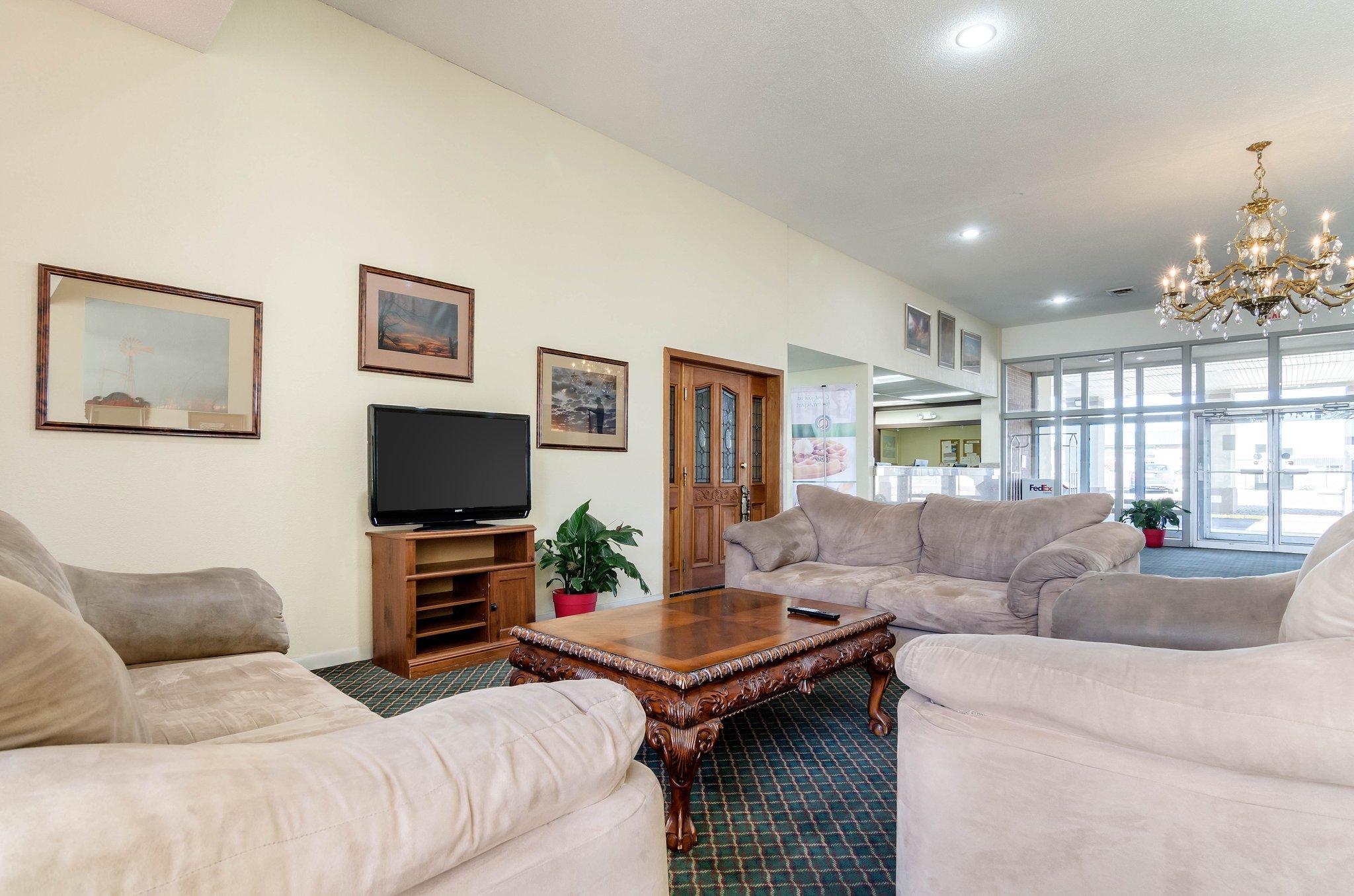 Colby Inn And Suites Bagian luar foto