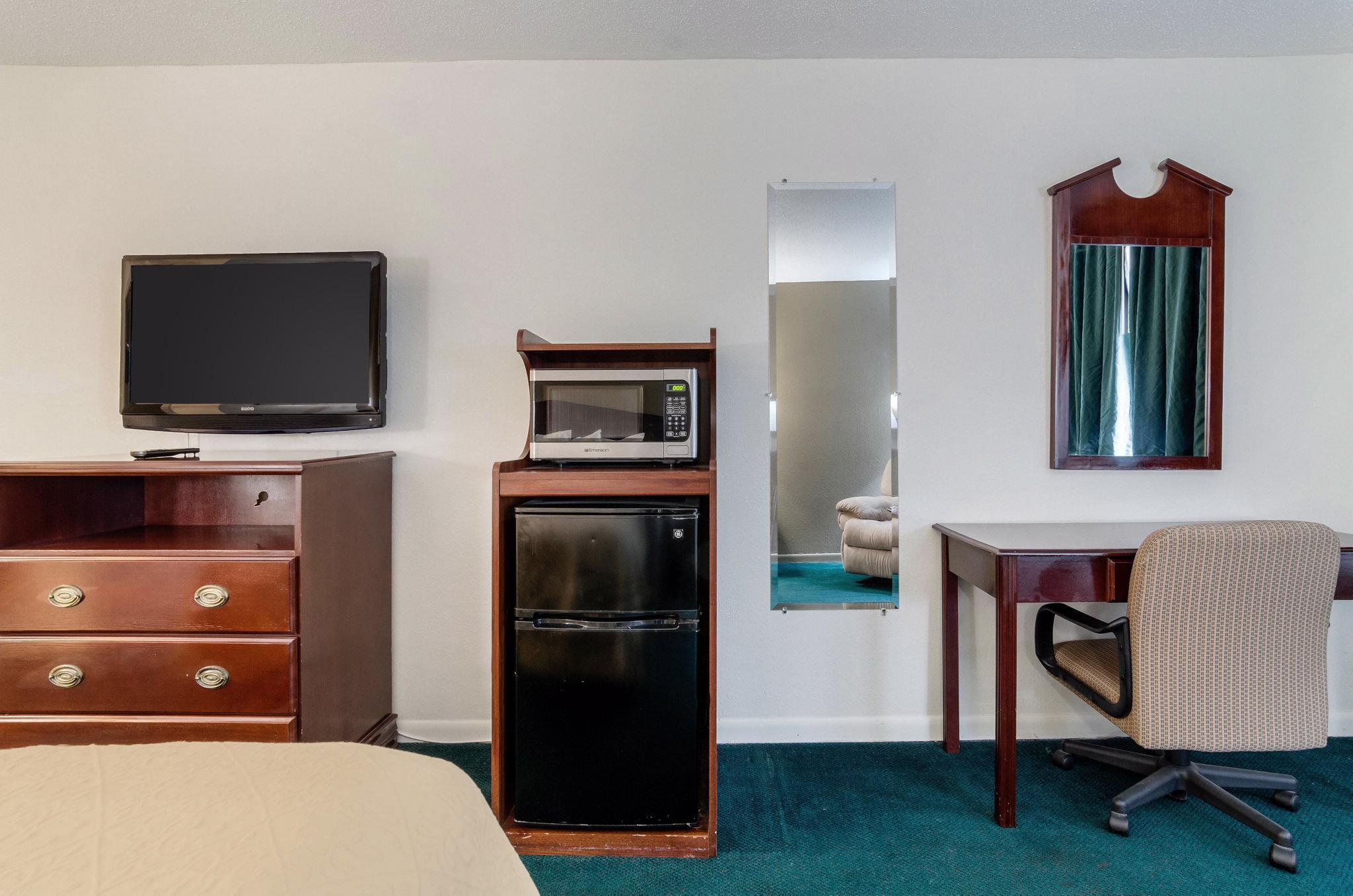Colby Inn And Suites Bagian luar foto