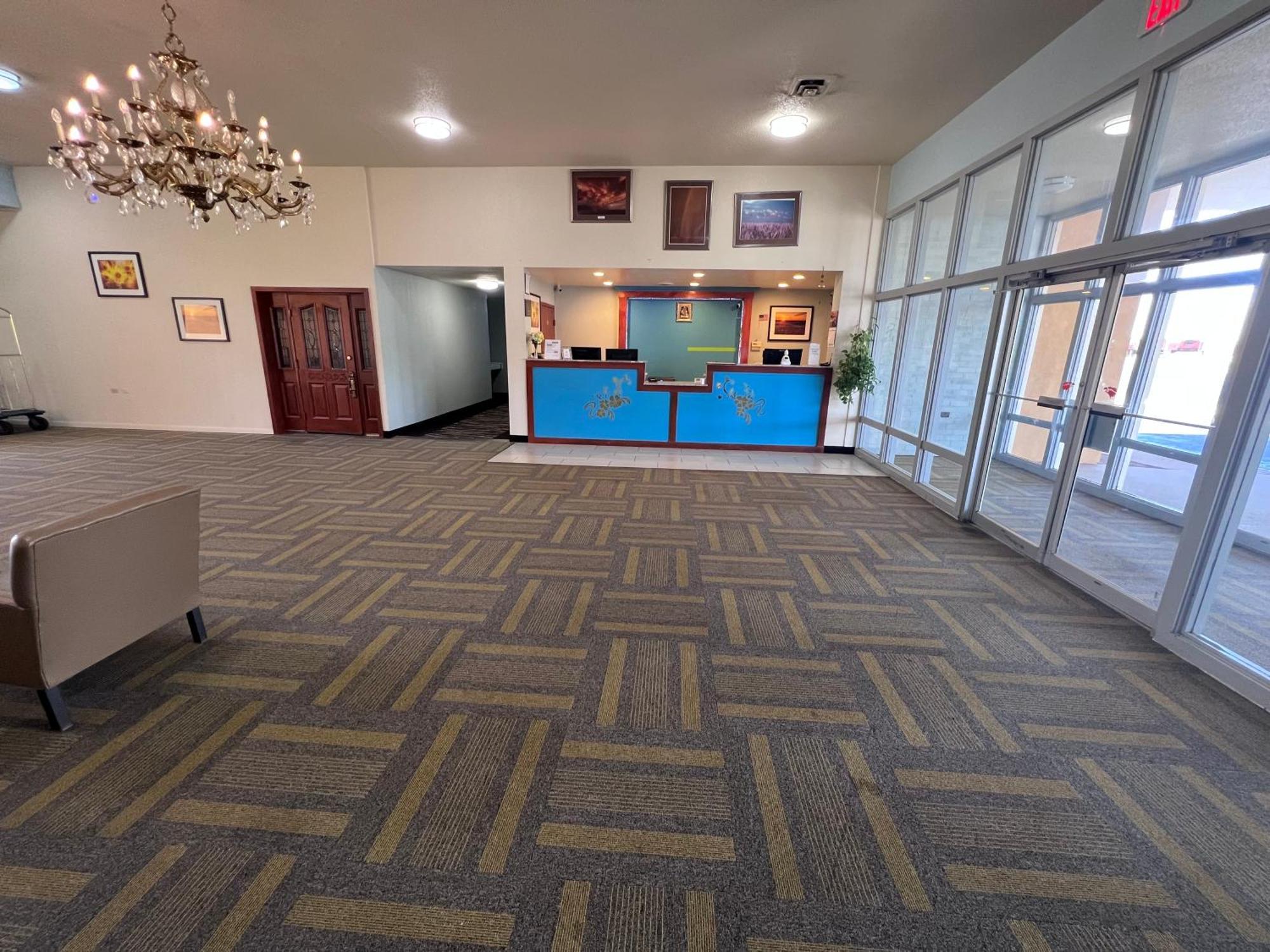 Colby Inn And Suites Bagian luar foto