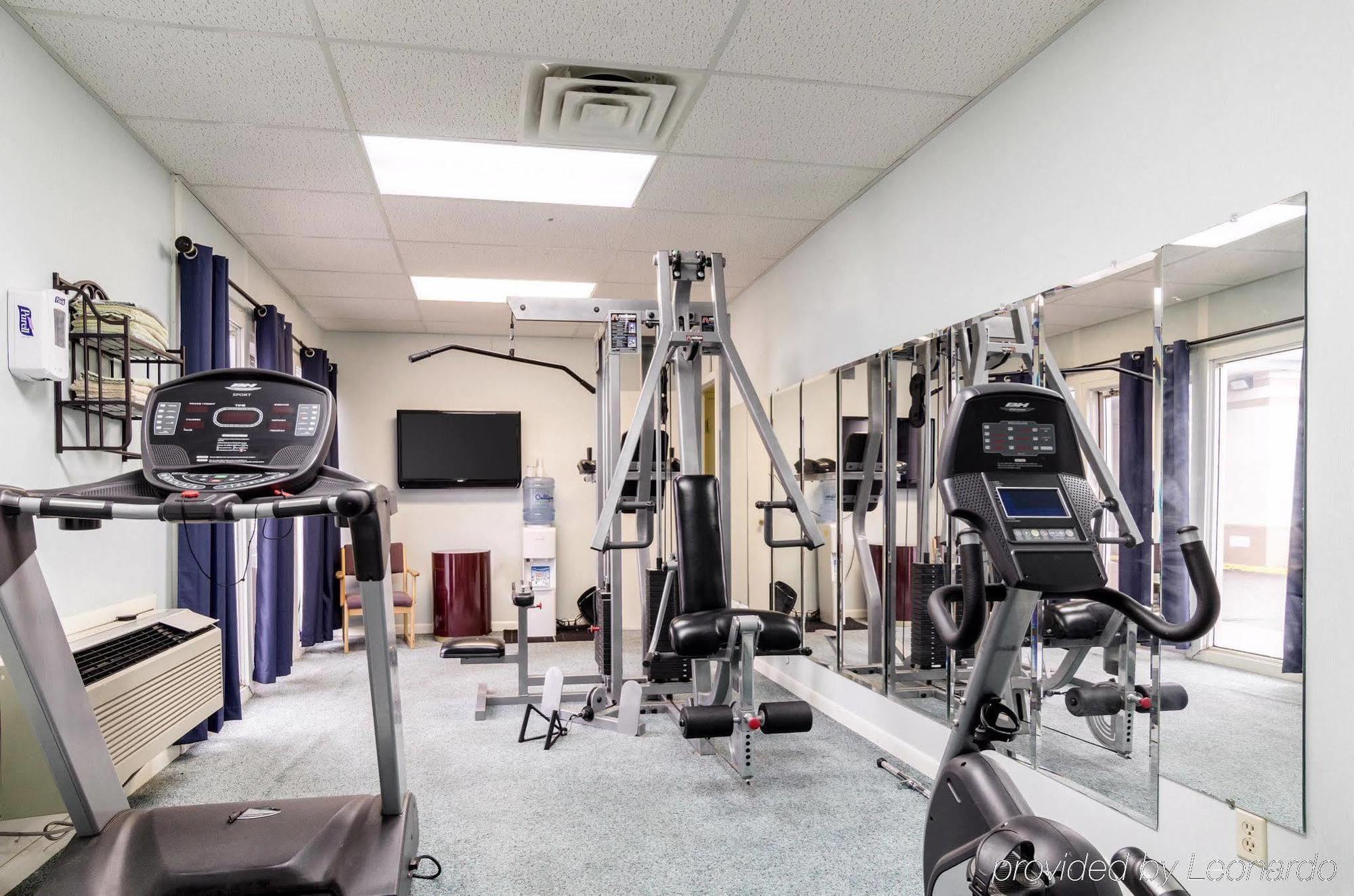 Colby Inn And Suites Bagian luar foto